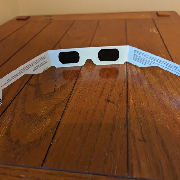 Masters Tourney Eclipse Glasses BENT + Spectator Guide ISO CE12312-2 Certified - Picture 9 of 12